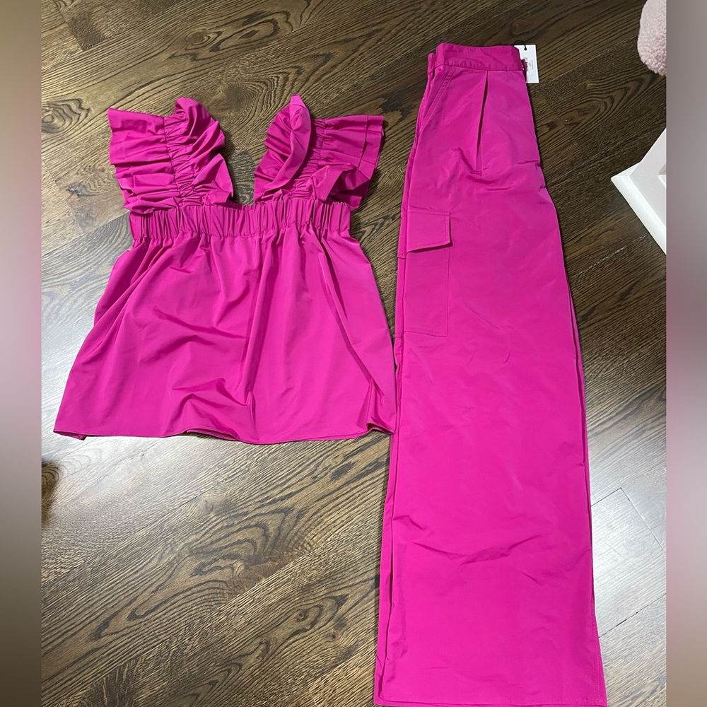 Inclan Studio Knoll top & Fannin cargo pant both in azalea size small,Never worn